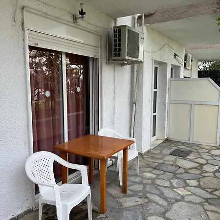 Pelekan And Athina 11 Πευκοχώρι